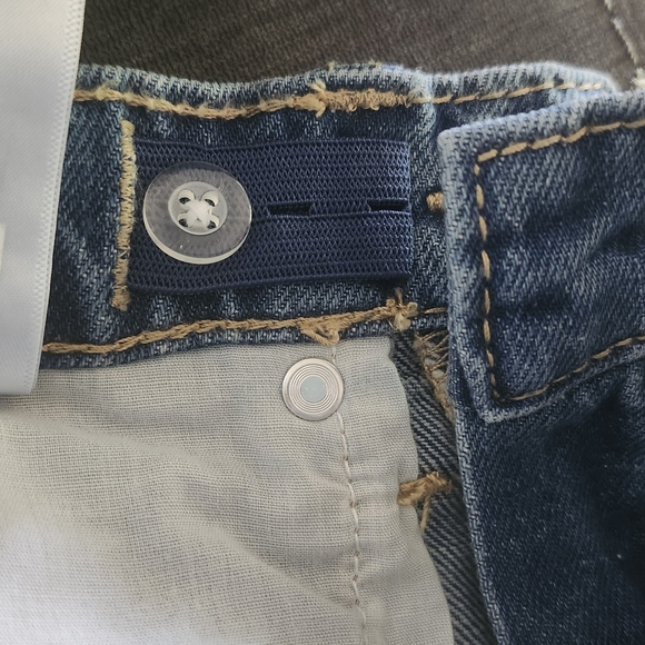 BNWT Size 10 GIRL Old Navy Blue Jean Shorts Distressed Cut-Off Style, High Rise - Picture 7 of 7